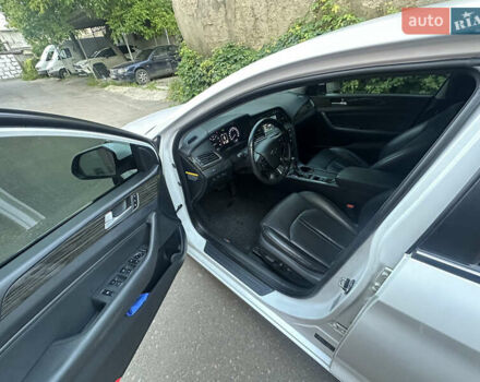 Білий Хендай Соната, об'ємом двигуна 2 л та пробігом 262 тис. км за 12700 $, фото 7 на Automoto.ua