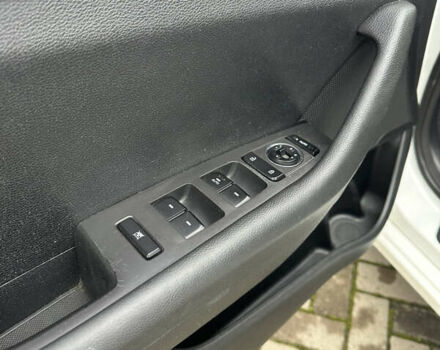 Белый Хендай Соната, объемом двигателя 2 л и пробегом 280 тыс. км за 9999 $, фото 17 на Automoto.ua