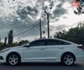 Белый Хендай Соната, объемом двигателя 2 л и пробегом 135 тыс. км за 11799 $, фото 4 на Automoto.ua