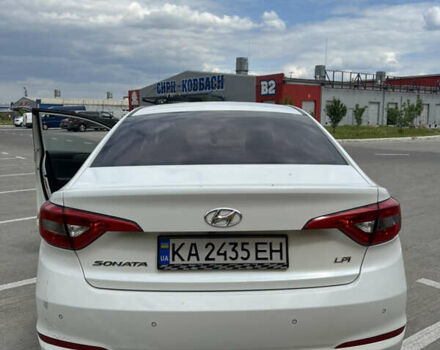 Білий Хендай Соната, об'ємом двигуна 2 л та пробігом 237 тис. км за 12500 $, фото 4 на Automoto.ua