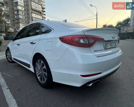 Білий Хендай Соната, об'ємом двигуна 2.4 л та пробігом 115 тис. км за 11000 $, фото 4 на Automoto.ua
