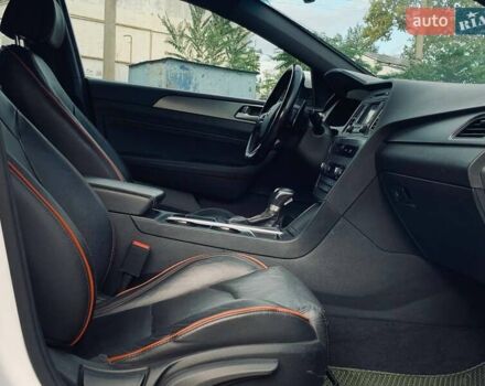 Белый Хендай Соната, объемом двигателя 2 л и пробегом 135 тыс. км за 11799 $, фото 23 на Automoto.ua