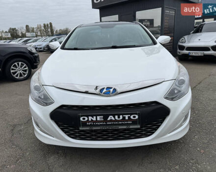 Білий Хендай Соната, об'ємом двигуна 2.36 л та пробігом 212 тис. км за 9990 $, фото 2 на Automoto.ua