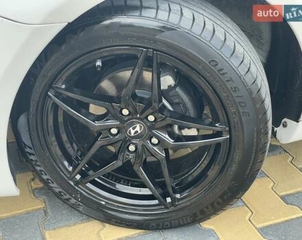 Білий Хендай Соната, об'ємом двигуна 2 л та пробігом 230 тис. км за 7500 $, фото 27 на Automoto.ua