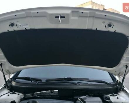 Белый Хендай Соната, объемом двигателя 2 л и пробегом 256 тыс. км за 11200 $, фото 60 на Automoto.ua