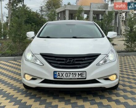 Білий Хендай Соната, об'ємом двигуна 2 л та пробігом 230 тис. км за 7500 $, фото 7 на Automoto.ua