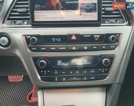 Белый Хендай Соната, объемом двигателя 2.36 л и пробегом 235 тыс. км за 11000 $, фото 13 на Automoto.ua