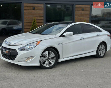 Білий Хендай Соната, об'ємом двигуна 2.36 л та пробігом 160 тис. км за 9950 $, фото 1 на Automoto.ua