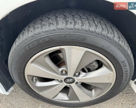 Білий Хендай Соната, об'ємом двигуна 2.36 л та пробігом 212 тис. км за 9990 $, фото 13 на Automoto.ua