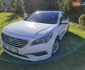 Белый Хендай Соната, объемом двигателя 2.36 л и пробегом 198 тыс. км за 8000 $, фото 5 на Automoto.ua