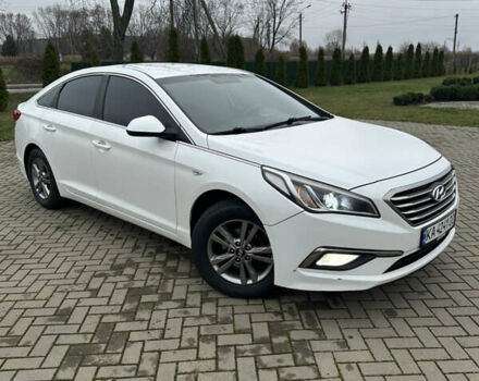 Белый Хендай Соната, объемом двигателя 2 л и пробегом 280 тыс. км за 9999 $, фото 7 на Automoto.ua