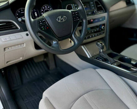 Хендай Соната 2014 у Дніпро (Дніпропетровську) на Automoto.ua Білий Хендай Соната, об'ємом двигуна 2.36 л та пробігом 160 тис. км за 9599 $, фото 8 на Automoto.ua