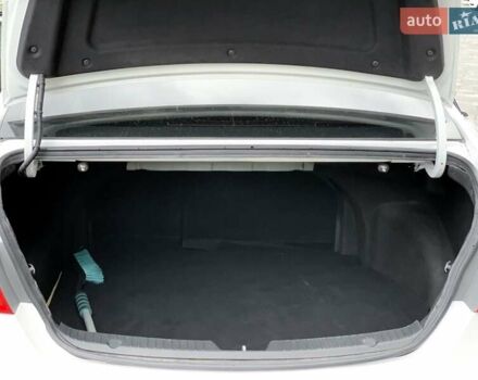 Білий Хендай Соната, об'ємом двигуна 2.4 л та пробігом 211 тис. км за 8500 $, фото 15 на Automoto.ua