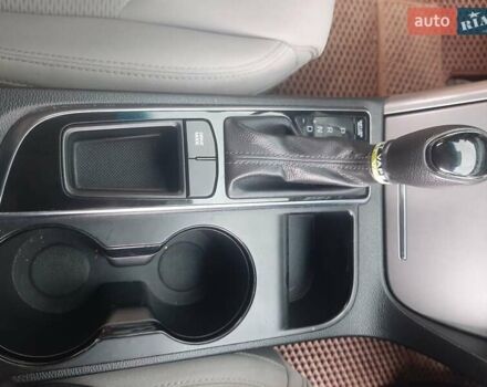 Белый Хендай Соната, объемом двигателя 2.36 л и пробегом 198 тыс. км за 8000 $, фото 12 на Automoto.ua