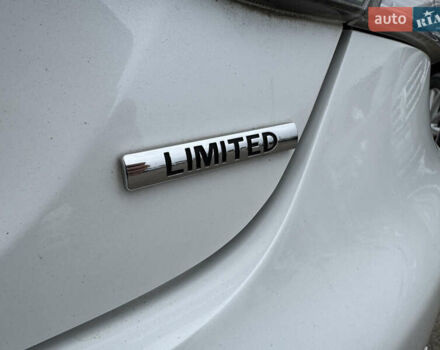 Білий Хендай Соната, об'ємом двигуна 2.36 л та пробігом 212 тис. км за 9990 $, фото 37 на Automoto.ua