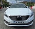 Білий Хендай Соната, об'ємом двигуна 2 л та пробігом 279 тис. км за 14200 $, фото 1 на Automoto.ua