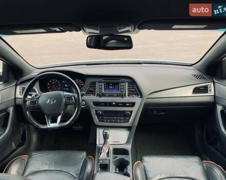 Белый Хендай Соната, объемом двигателя 2 л и пробегом 135 тыс. км за 11799 $, фото 26 на Automoto.ua