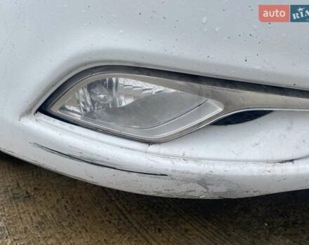 Белый Хендай Соната, объемом двигателя 2 л и пробегом 228 тыс. км за 7600 $, фото 10 на Automoto.ua