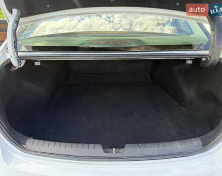 Білий Хендай Соната, об'ємом двигуна 2.36 л та пробігом 132 тис. км за 12000 $, фото 18 на Automoto.ua