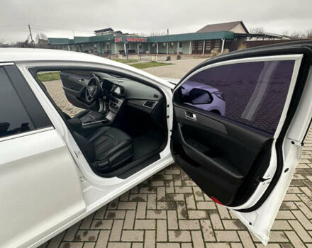 Белый Хендай Соната, объемом двигателя 2 л и пробегом 280 тыс. км за 9999 $, фото 15 на Automoto.ua