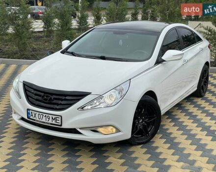 Білий Хендай Соната, об'ємом двигуна 2 л та пробігом 230 тис. км за 7500 $, фото 4 на Automoto.ua