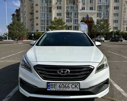 Белый Хендай Соната, объемом двигателя 2.36 л и пробегом 174 тыс. км за 10000 $, фото 1 на Automoto.ua