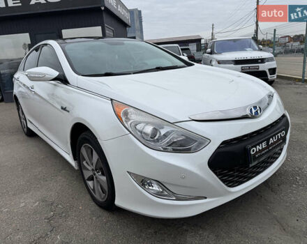 Білий Хендай Соната, об'ємом двигуна 2.36 л та пробігом 212 тис. км за 9990 $, фото 4 на Automoto.ua