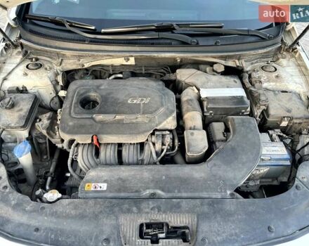 Білий Хендай Соната, об'ємом двигуна 2.36 л та пробігом 144 тис. км за 10900 $, фото 34 на Automoto.ua