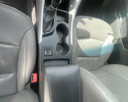 Білий Хендай Соната, об'ємом двигуна 2.36 л та пробігом 138 тис. км за 11000 $, фото 15 на Automoto.ua