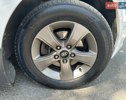 Белый Хендай Соната, объемом двигателя 2 л и пробегом 183 тыс. км за 8500 $, фото 24 на Automoto.ua