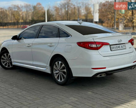 Хендай Соната 2014 у Дніпро (Дніпропетровську) на Automoto.ua Білий Хендай Соната, об'ємом двигуна 2.36 л та пробігом 160 тис. км за 9599 $, фото 5 на Automoto.ua