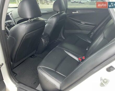 Білий Хендай Соната, об'ємом двигуна 2 л та пробігом 230 тис. км за 7500 $, фото 15 на Automoto.ua