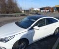 Белый Хендай Соната, объемом двигателя 2 л и пробегом 242 тыс. км за 7641 $, фото 1 на Automoto.ua