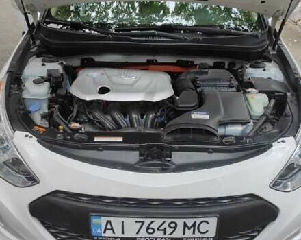 Белый Хендай Соната, объемом двигателя 2.36 л и пробегом 185 тыс. км за 10999 $, фото 7 на Automoto.ua