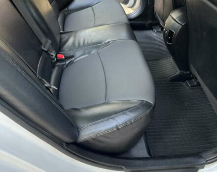 Белый Хендай Соната, объемом двигателя 2 л и пробегом 183 тыс. км за 8500 $, фото 21 на Automoto.ua