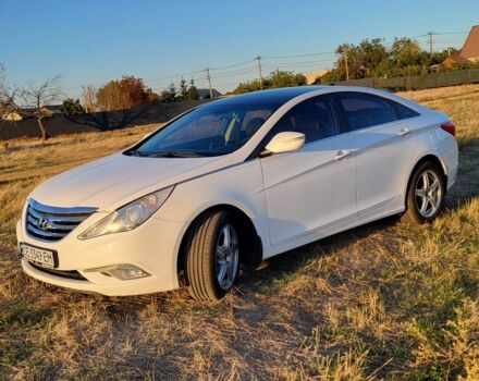 Белый Хендай Соната, объемом двигателя 2 л и пробегом 181 тыс. км за 7600 $, фото 2 на Automoto.ua