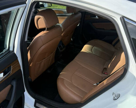 Білий Хендай Соната, об'ємом двигуна 2.36 л та пробігом 132 тис. км за 12000 $, фото 11 на Automoto.ua