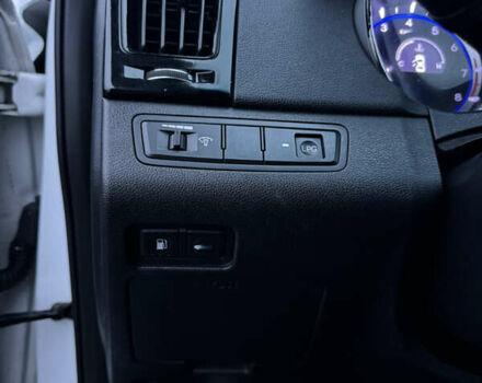 Белый Хендай Соната, объемом двигателя 2 л и пробегом 331 тыс. км за 7600 $, фото 13 на Automoto.ua