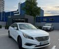 Білий Хендай Соната, об'ємом двигуна 2.36 л та пробігом 177 тис. км за 8100 $, фото 1 на Automoto.ua