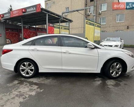 Білий Хендай Соната, об'ємом двигуна 2 л та пробігом 267 тис. км за 8500 $, фото 5 на Automoto.ua