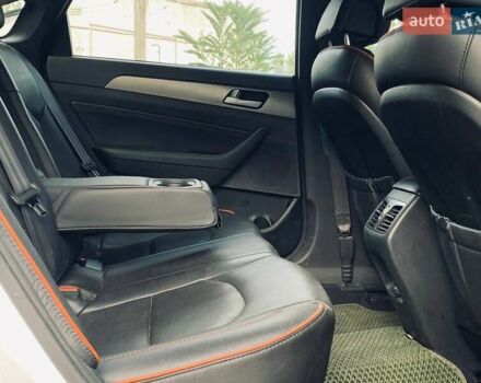 Белый Хендай Соната, объемом двигателя 2 л и пробегом 135 тыс. км за 11799 $, фото 22 на Automoto.ua