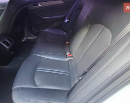 Білий Хендай Соната, об'ємом двигуна 2 л та пробігом 188 тис. км за 13300 $, фото 6 на Automoto.ua