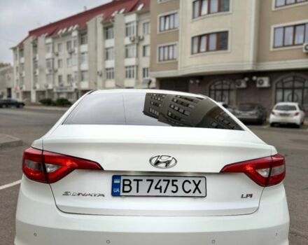 Белый Хендай Соната, объемом двигателя 2 л и пробегом 325 тыс. км за 7700 $, фото 4 на Automoto.ua