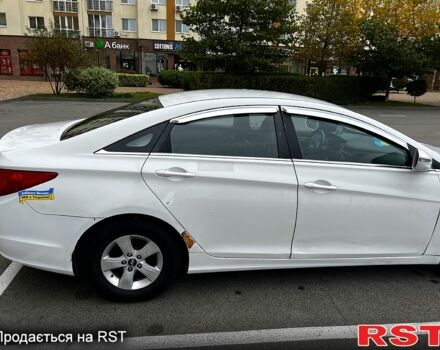 Белый Хендай Соната, объемом двигателя 2 л и пробегом 188 тыс. км за 7300 $, фото 3 на Automoto.ua