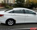 Белый Хендай Соната, объемом двигателя 2 л и пробегом 188 тыс. км за 7300 $, фото 3 на Automoto.ua
