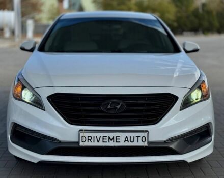 Белый Хендай Соната, объемом двигателя 2.4 л и пробегом 160 тыс. км за 9599 $, фото 1 на Automoto.ua