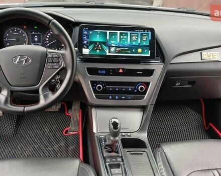 Хендай Соната 2014 в Запорожье на Automoto.ua Белый Хендай Соната, объемом двигателя 2 л и пробегом 138 тыс. км за 16007 $, фото 10 на Automoto.ua