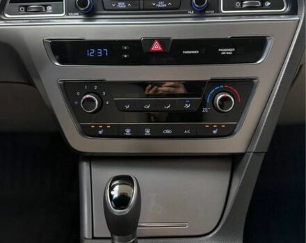 Белый Хендай Соната, объемом двигателя 2.4 л и пробегом 160 тыс. км за 9599 $, фото 19 на Automoto.ua