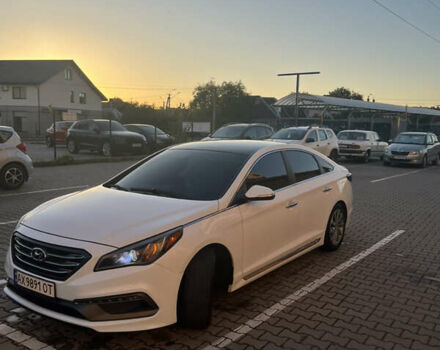 Белый Хендай Соната, объемом двигателя 2.36 л и пробегом 132 тыс. км за 10600 $, фото 3 на Automoto.ua