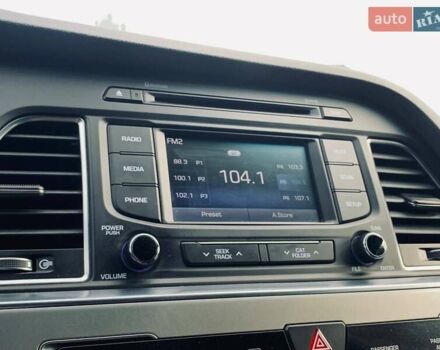 Белый Хендай Соната, объемом двигателя 2 л и пробегом 135 тыс. км за 11799 $, фото 33 на Automoto.ua